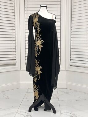 Elegant Black One-Shoulder Evening Dress with Gold Embroidery